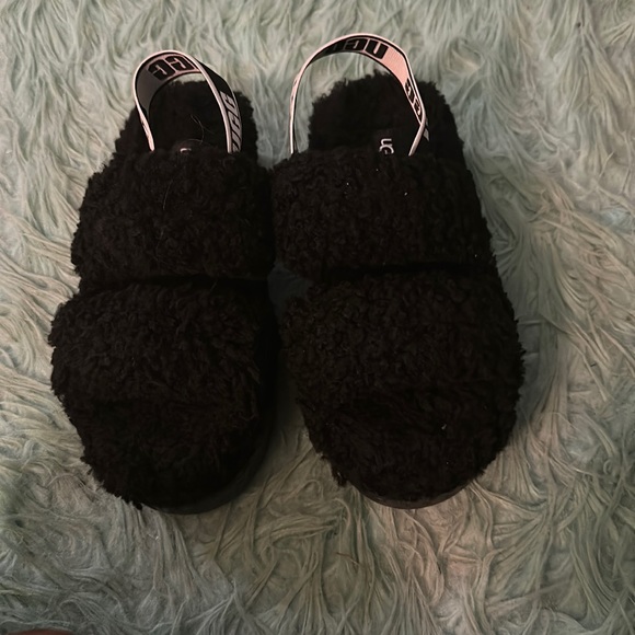 UGG SLIDES - Picture 1 of 4